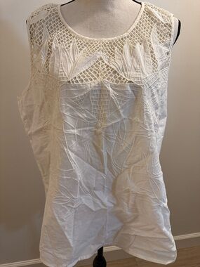 Bass Cream Embroidered Sleeveless Sleeveless Top